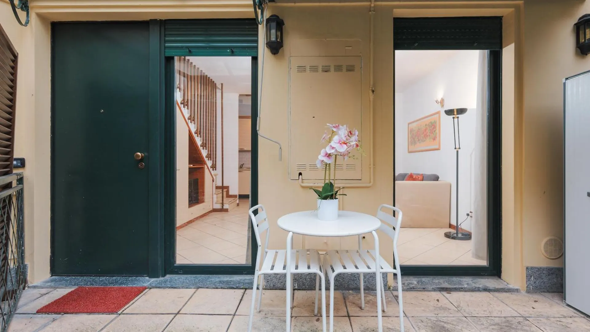 Keys Of Italy - Salutati Stylish Bedroom Apartment Milan Italy