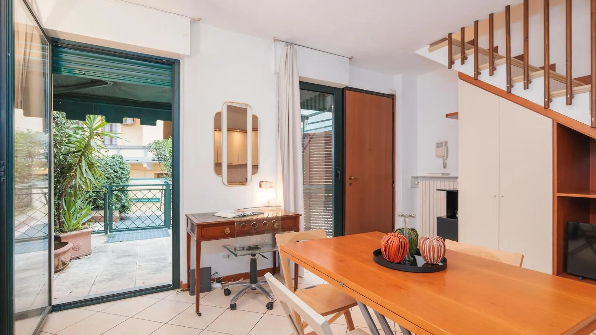 Keys Of Italy - Salutati Stylish Bedroom Apartment Milan 0*,  Italy