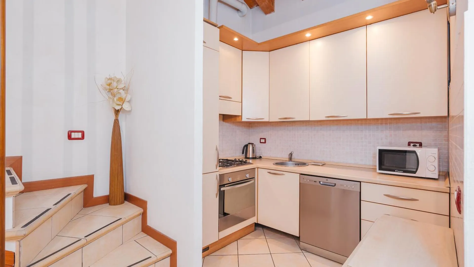 Keys Of Italy - Salutati Stylish Bedroom Apartment Milan