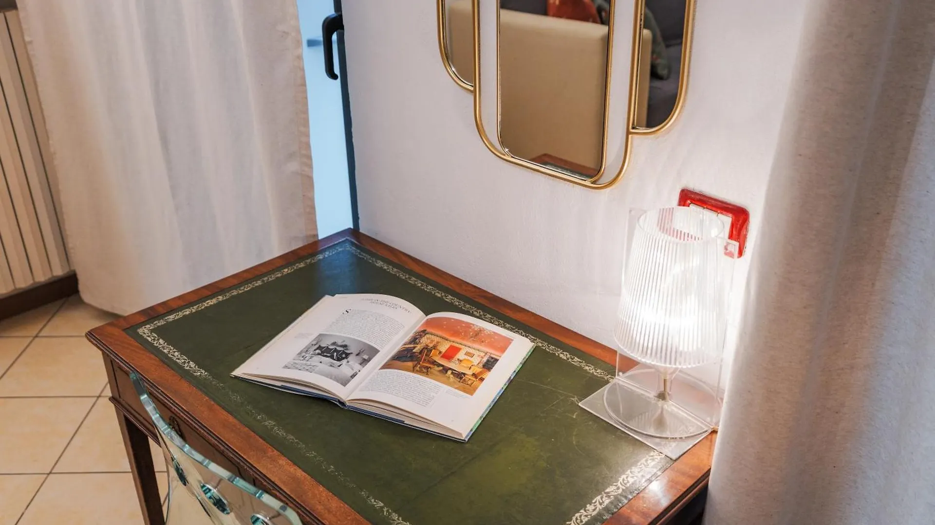 Keys Of Italy - Salutati Stylish Bedroom Apartment Milan 0*,